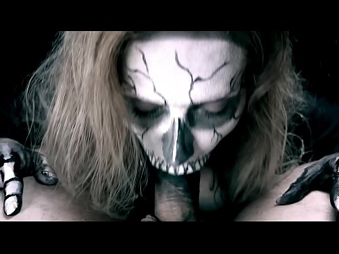 ❤️ Demona knabino suĉanta kokon per sia nigra buŝo kaj glutante kumon. Hejmfarita porno ĉe eo.shadbase-xxx.ru